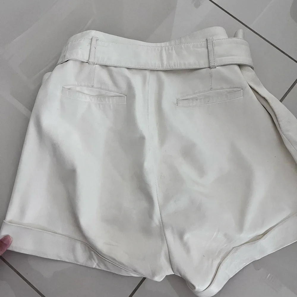 Frame Denim High Waist Cream bone lamb leather Belted Shorts - Picture 3 of 6